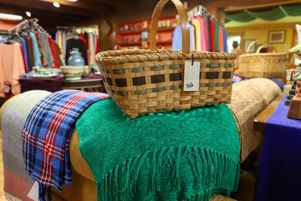 2025.WeavingRoom-090