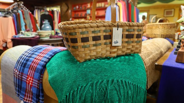 2025.WeavingRoom-090